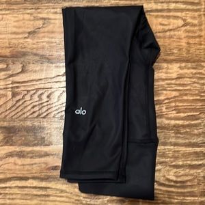 ALO Yoga black capri leggings